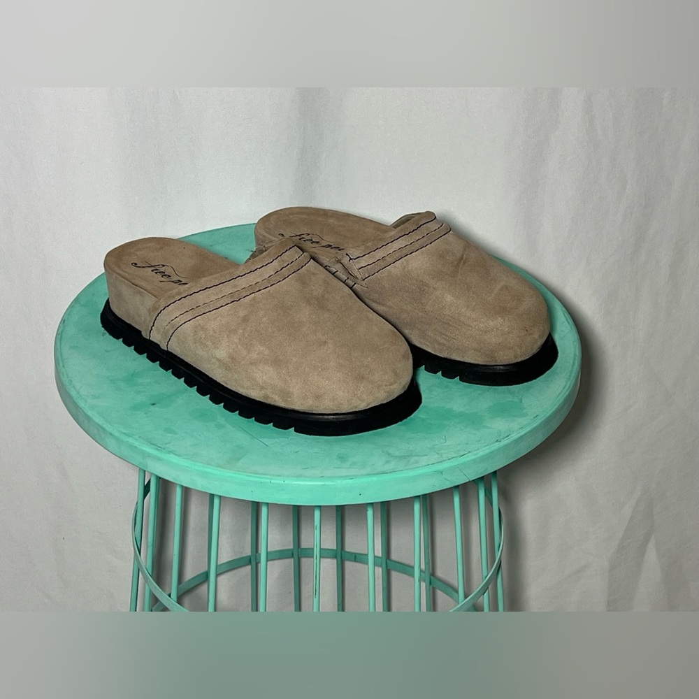Free People Tan Suede Women's clog
